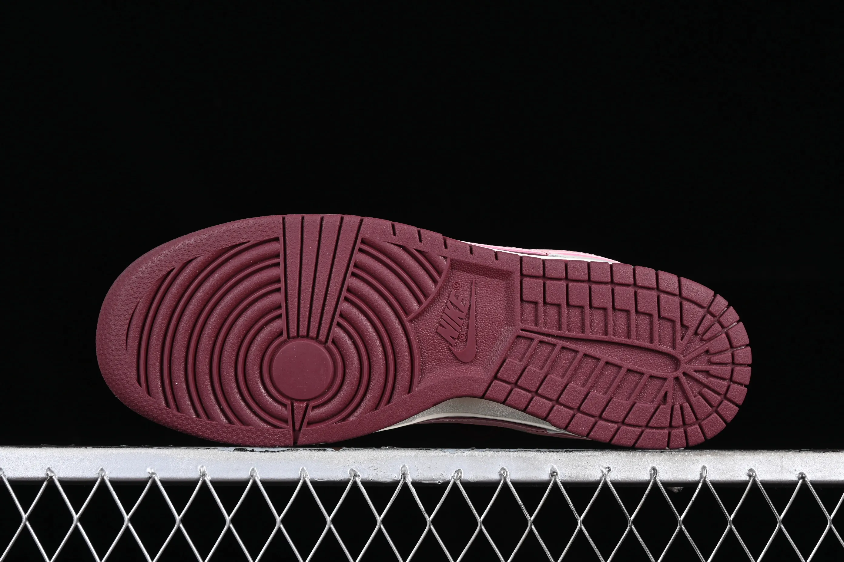 All Categories Nk SB Dunk Series Nk SB Dunk Low Low-top sneakers Nk Dunk Low Burgundy Valentine's Day SB low-top sports and leisure sneakers DR9705-100